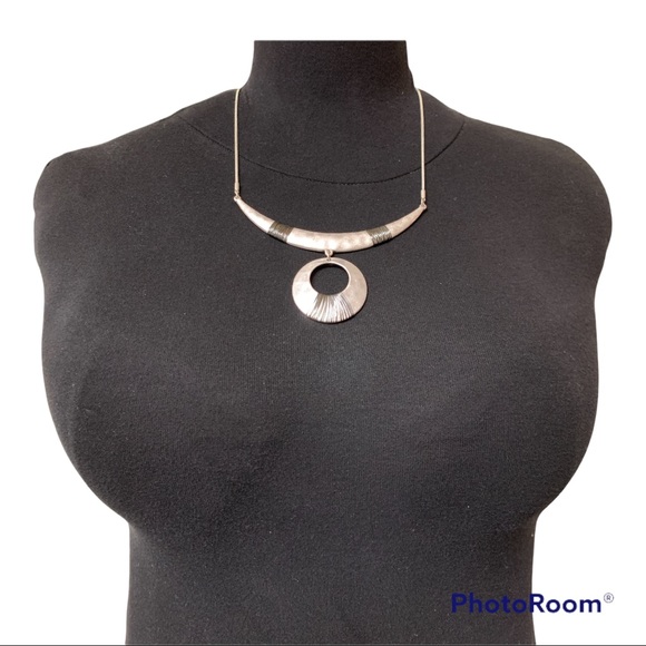 Costume jewelry - Picture 2 of 3